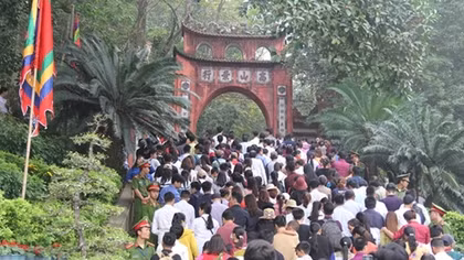 An ninh đảm bảo, Lễ giỗ Tổ Hùng Vương đông nhưng không "vỡ trận"