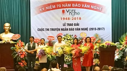 Trao giải các tác phẩm truyện ngắn hay trên báo Văn nghệ 