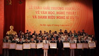 Công bố giải thưởng Hồ Chí Minh