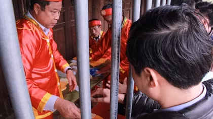Hàng vạn chiếc ấn đền Trần đến tay du khách