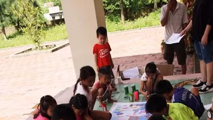 Truyền tải tư duy hội họa cho trẻ em vùng cao