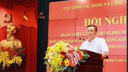 Cán bộ, chiến sĩ CAND học tập, quán triệt nội dung Hội nghị lần thứ 10, Ban Chấp hành Trung Đảng khoá XII