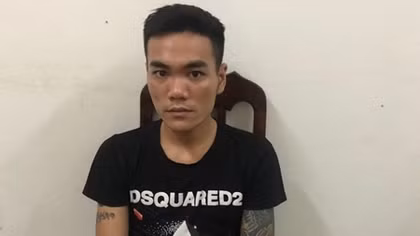Giấu ma tuý trong gấu quần vẫn không thoát