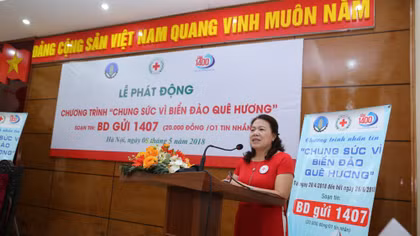 Nhắn tin ủng hộ chương trình “Chung sức vì biển đảo quê hương”