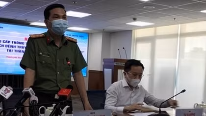 Khởi tố vụ án hình sự tiếp viên hàng không làm lây lan COVID-19