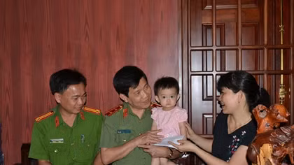 Xúc động cuộc thăm gặp buổi chiều muộn của Thứ trưởng