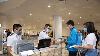 Từ 12h00 hôm nay, tạm dừng nhập cảnh khách du lịch nước ngoài 