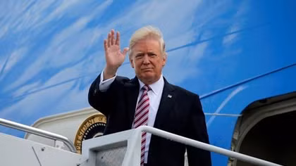 Tổng thống Mỹ Donald Trump đã tới Đà Nẵng trên Không lực Một