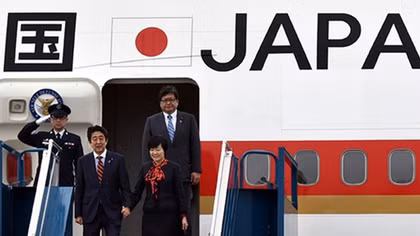 Thủ tướng Nhật Bản Shinzo Abe tới Việt Nam mang nhiều kỳ vọng