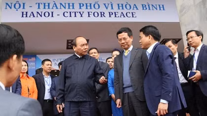 Thủ tướng lần thứ 3 đến thăm Trung tâm báo chí quốc tế