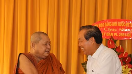 Phó Thủ tướng Thường trực chúc mừng Lễ Phật đản tại Cần Thơ