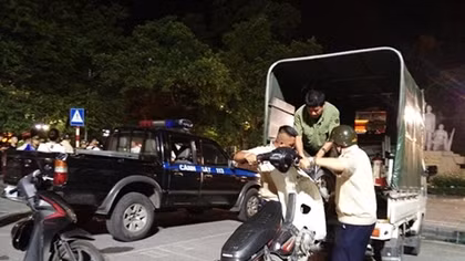 Chấn chỉnh hoạt động trông xe phố cổ