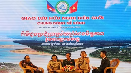 Thắm tình hữu nghị Việt Nam – Campuchia