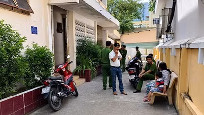 Bé trai hai tuổi tử vong bất thường trong nhà trẻ tự phát