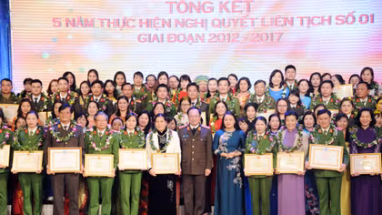 Tuyên dương các điển hình tiên tiến trong thực hiện Nghị quyết liên tịch số 01