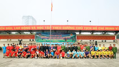 Tưng bừng Giải bóng đá chào mừng Ngày Nhà giáo Việt Nam