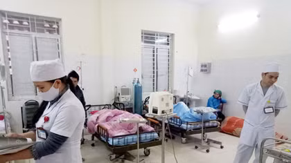 63 người nhập viện sau khi ăn... cỗ cưới