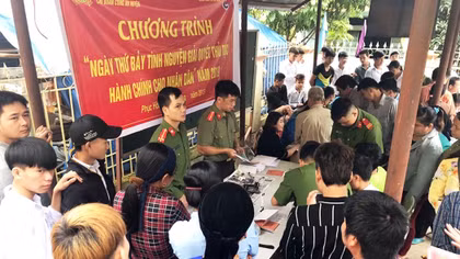 Ngày thứ 7 tình nguyện giải quyết thủ tục hành chính cho nhân dân
