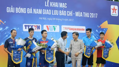 Sôi nổi Giải bóng đá nam giao lưu báo chí – mùa thu 2017