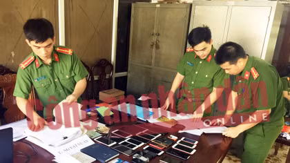 Khóa tay băng nhóm côn đồ, cho vay lãi nặng
