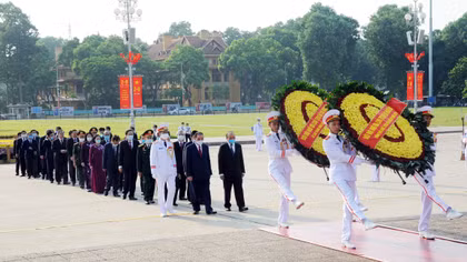 Lãnh đạo Đảng, Nhà nước vào Lăng viếng Chủ tịch Hồ Chí Minh