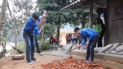 Ấm áp tấm lòng chiến sĩ An ninh trong hành trình “Đông ấm vùng cao 2018”