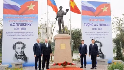 Hà Nội khánh thành Tượng đài Đại thi hào Nga Pushkin