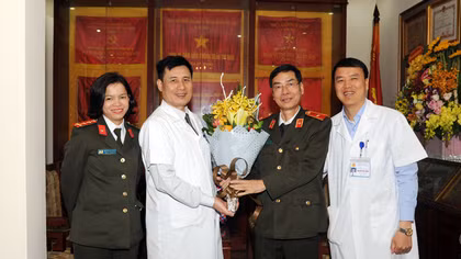 Báo CAND chúc mừng Ngày Thầy thuốc Việt Nam