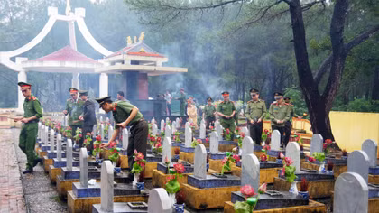 Nhiều hoạt động về nguồn ý nghĩa của tuổi trẻ Công an tỉnh Hà Giang
