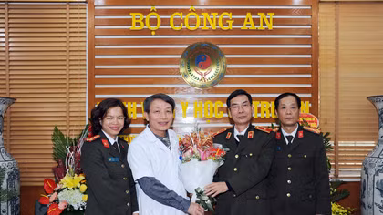 Báo CAND chúc mừng Ngày Thầy thuốc Việt Nam