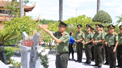 Tri ân người có công, gia đình chính sách tại Hà Tĩnh