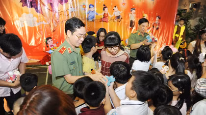 Rộn ràng "Đêm hội Trăng rằm" tại trụ sở 92 Nguyễn Du