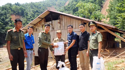 Ấm áp tình người nơi “rốn” lũ Hà Quảng