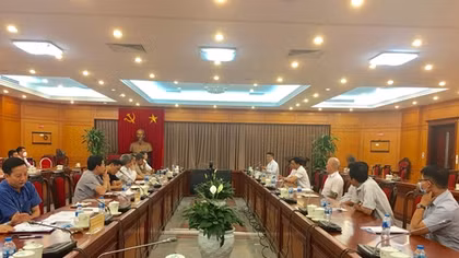 Đẩy mạnh nghiên cứu và sản xuất vắc xin phòng COVID - 19