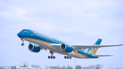 Vietnam Airlines: Nhiều chuyến bay lại phải rời lịch do ảnh hưởng của bão Chaba 