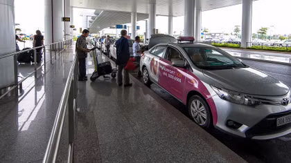 14 hãng taxi được phép hoạt động tại Nội Bài