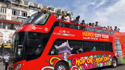 Khai trương tuyến xe buýt 2 tầng mui trần đầu tiên ở Hà Nội