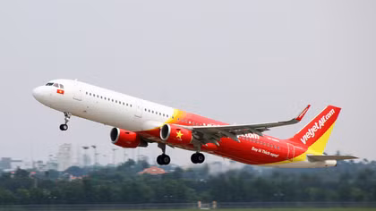 Máy bay Vietjet đi TP.HCM hạ cánh khẩn ở Đà Nẵng cấp cứu hành khách