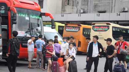 Thực hiện Tháng cao điểm ATGT cho học sinh đến trường