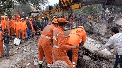 Sập mái nhà hỏa táng, 17 người thiệt mạng 