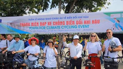 Đạp xe “Thanh niên hành động chống biến đổi khí hậu”