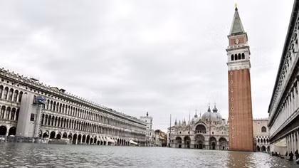 Venice kêu cứu vì thủy triều cao bất thường