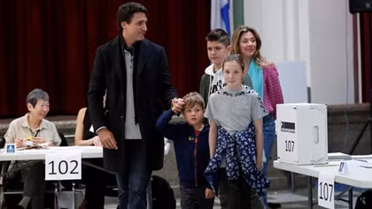 Cử tri Canada bầu cử quyết định số phận của Thủ tướng Trudeau