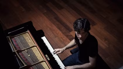 Song tấu piano của hai tài năng dương cầm nổi tiếng bậc nhất nước Pháp 