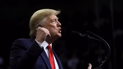 Tổng thống Donald Trump được Thượng viện tuyên bố "trắng án"