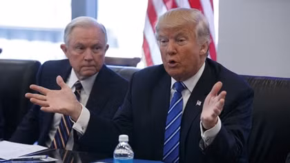 Tổng thống Donald Trump "thất vọng" về Bộ trưởng Tư pháp Jeff Sessions 