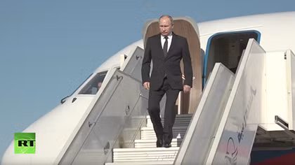 Tổng thống Putin bất ngờ đến Syria và tuyên bố gây sốc 