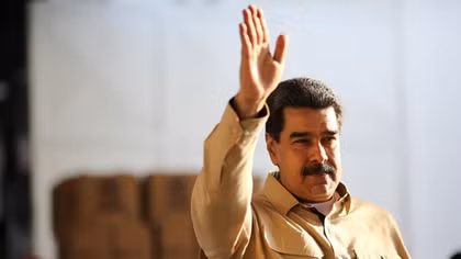 Mỹ thắt chặt gọng kìm với ngành dầu khí Venezuela 