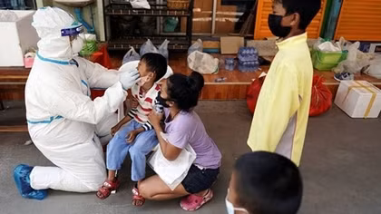 Thái Lan dự tính làm 10.000 xét nghiệm tại khu ổ dịch COVID-19