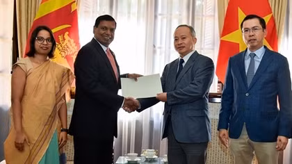 Đại sứ quán Sri Lanka tại Việt Nam ủng hộ nạn nhân lũ lụt miền Trung